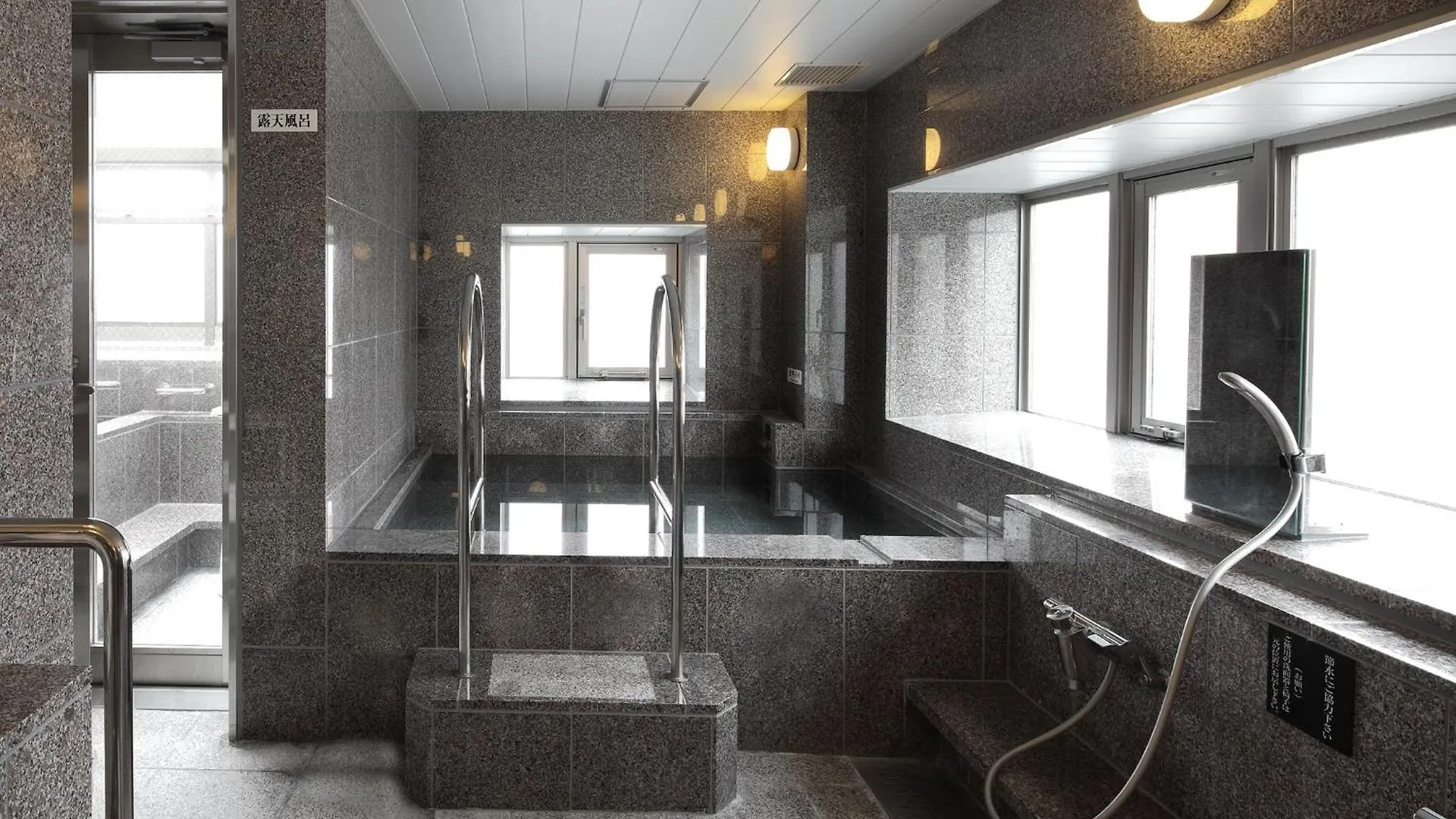 Check In Shijokarasuma Hotel Kyoto